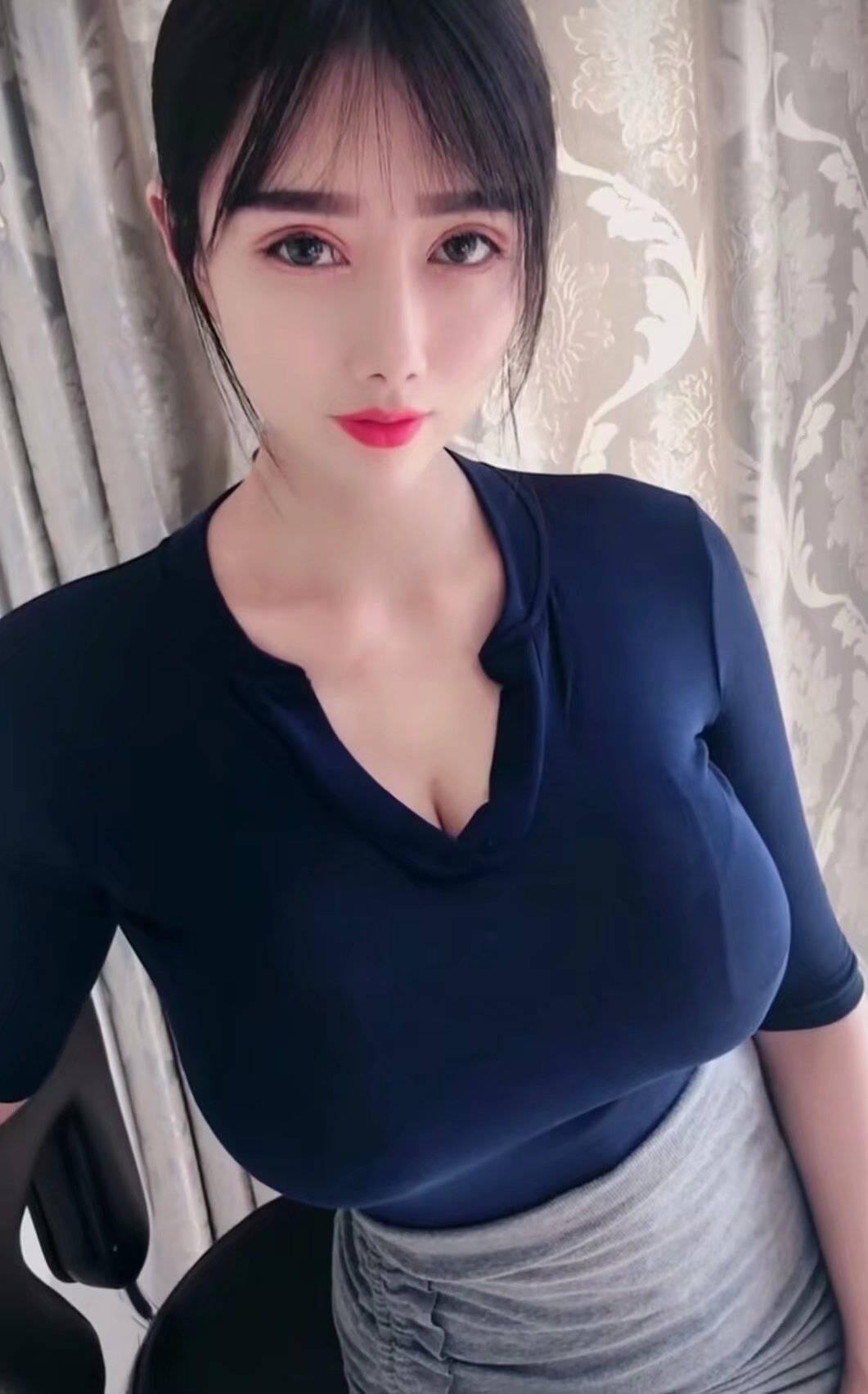 盘龙亲自验证巨乳美女，欲罢不能的丰乳乳俏臀